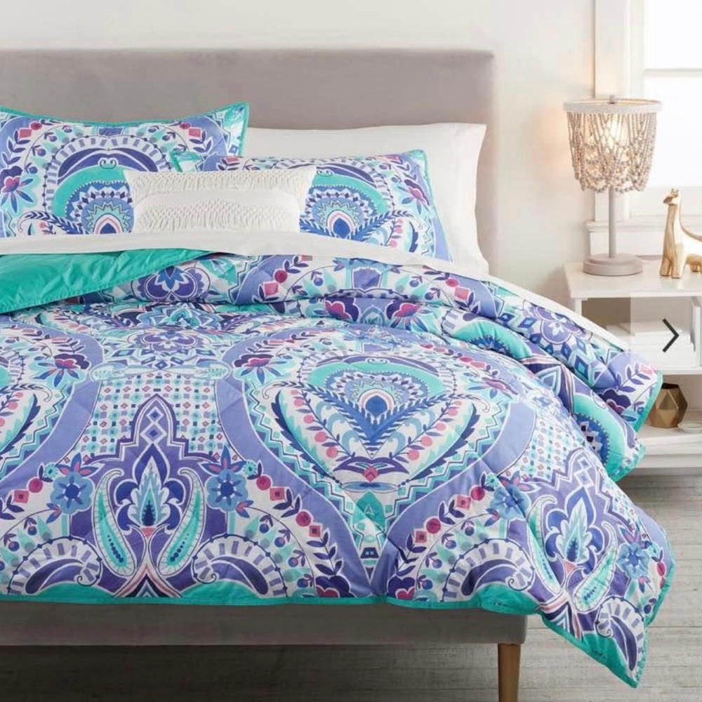 Pottery Barn Full Size Comforter and Shams